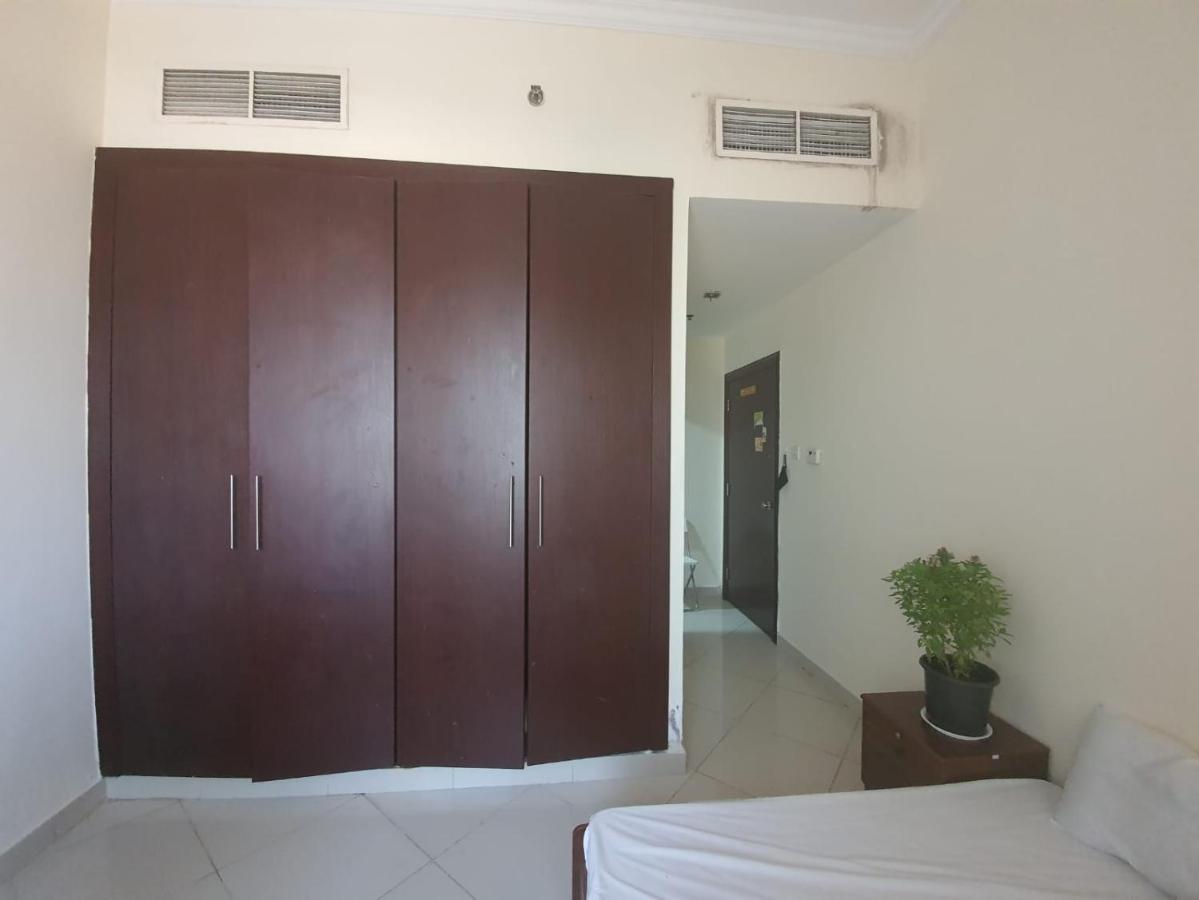 One Masterbedroom In 2 Bedroom Apt,Al Darwesh,Al Barsha 1 Dubai Luaran gambar